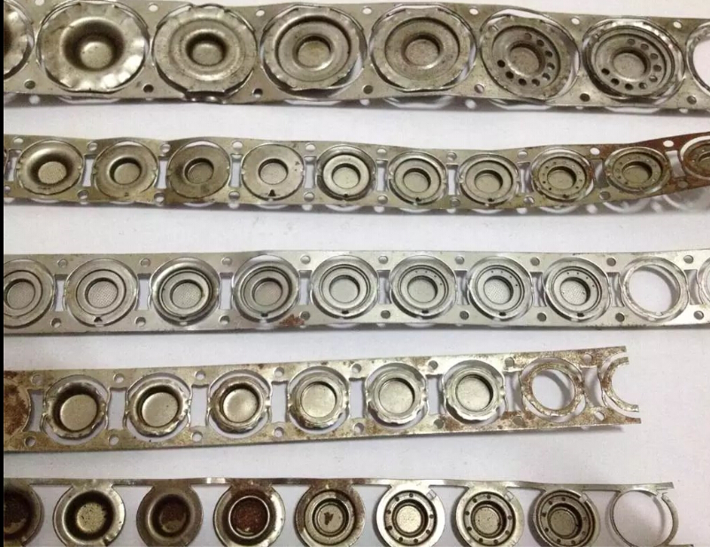 Stamping die